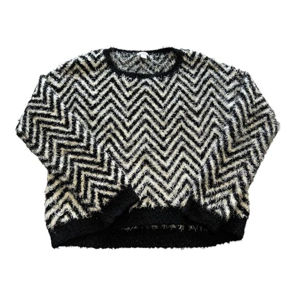 Womens Sweater Size Large Black White Fuzzy Zig Zag Casual Winter Wear - Picture 1 of 8